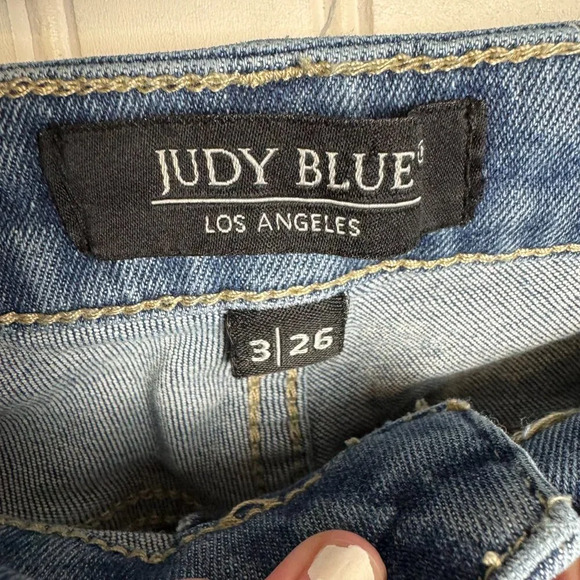 Judy Blue skinny fit distressed jeans fray hem medium wash size 3/26 Q14 - Picture 4 of 8